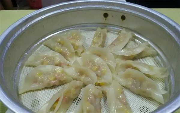 爽滑餃子王咸骨粥