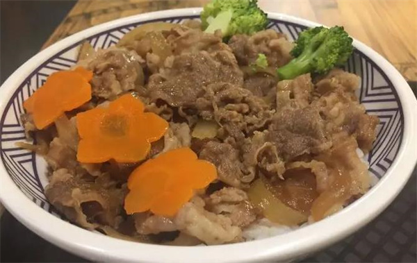 牛谷麗番茄肥牛飯