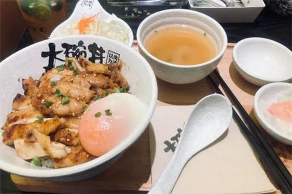 大碗丼燒肉飯