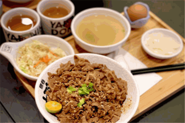 熊吞大碗丼日式燒肉飯