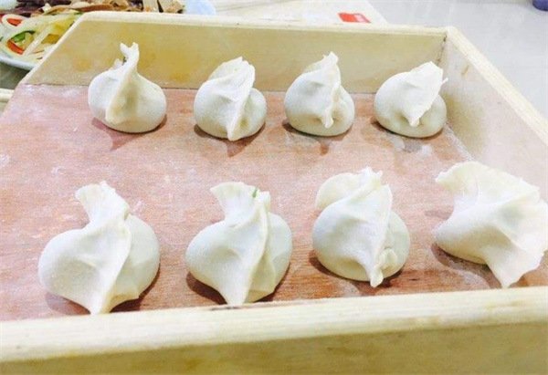 好婆婆餃子費用高嗎？