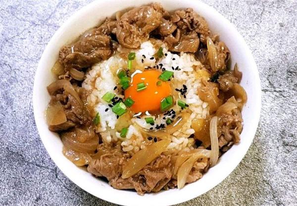 淡路島牛丼飯