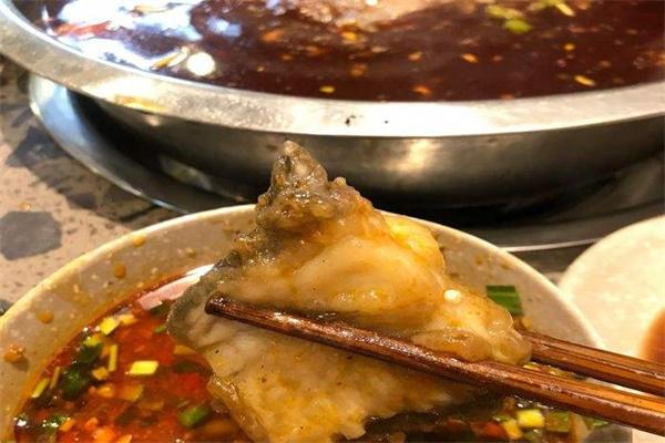 肖肖酸蘿卜魚(yú)火鍋