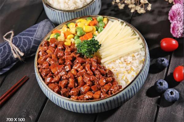 李先生鹵肉飯加盟