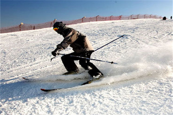 蓮花山滑雪場