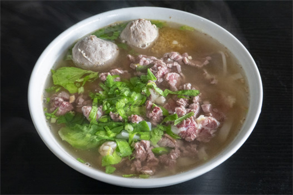 桐坑牛肉粿條湯