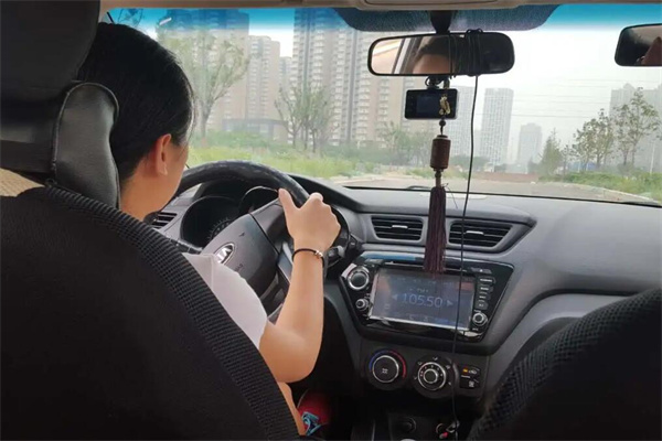 衡欣汽車陪駕加盟