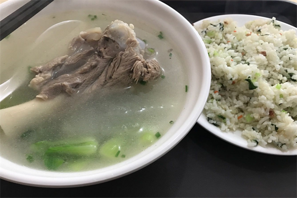 秦記菜飯骨頭湯