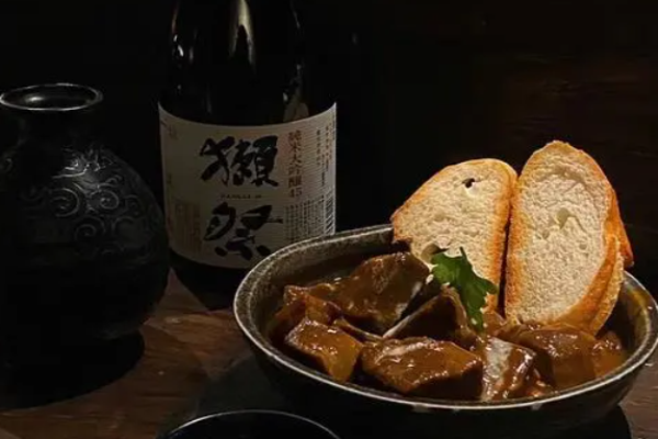 皇室炙燒鳥(niǎo)居酒屋加盟