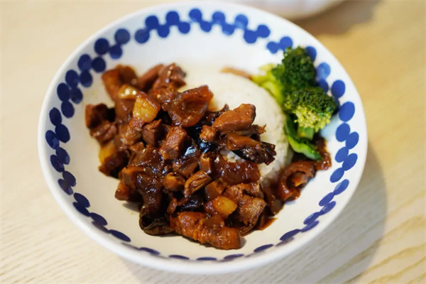 欣滋味鹵肉飯