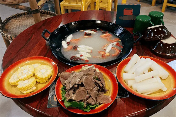 石房子羊肉館